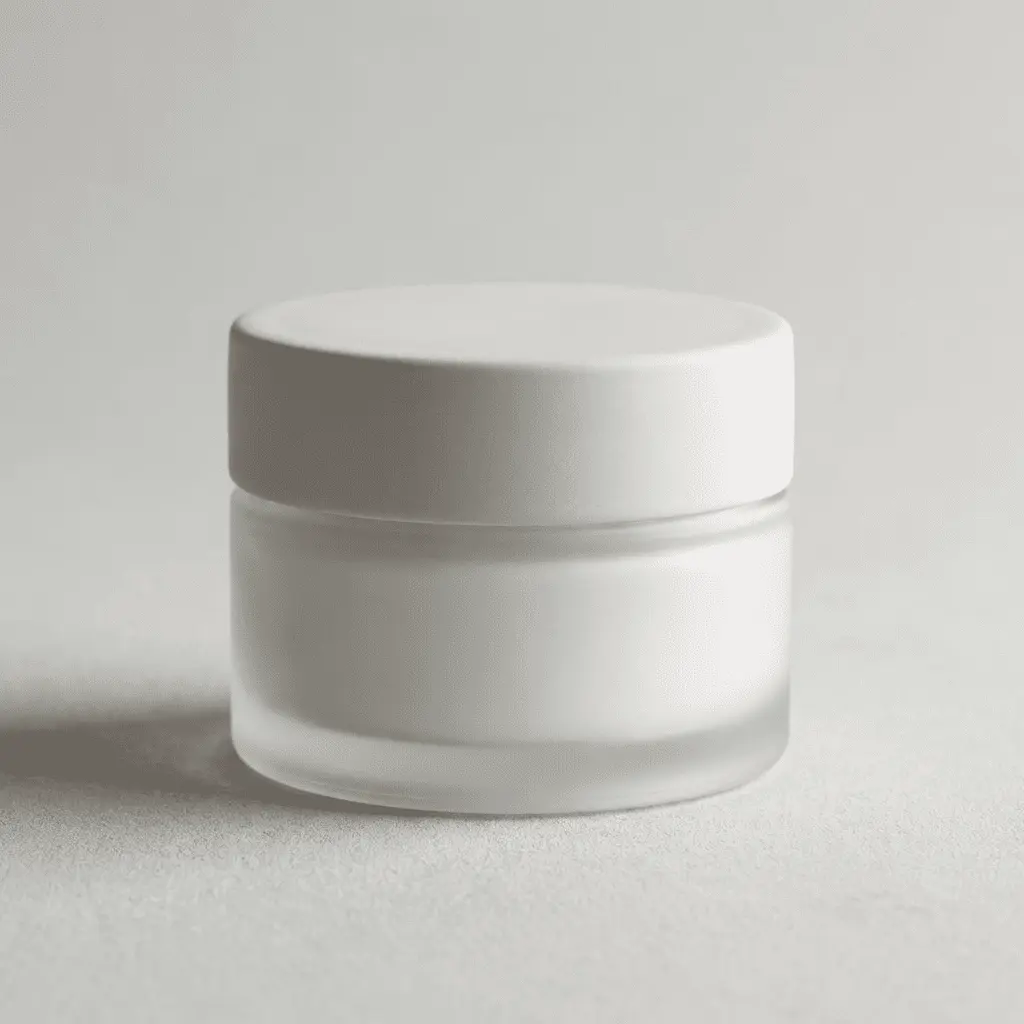 A wide-mouth minimalist cosmetic jar perfect for deep conditioning hair masks and keratin treatments.